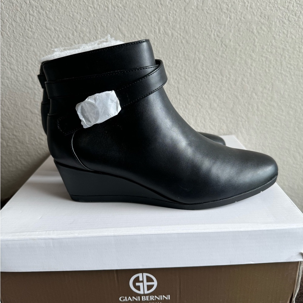 Gianni Bernini, memory foam booties
